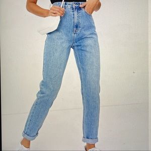 HIGHWAISTED MOM JEANS✨